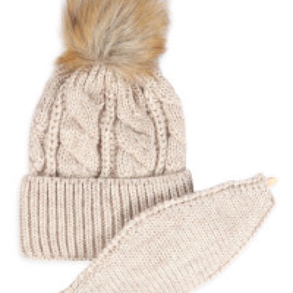 Beanie and mask set in Cream NWT - Picture 5 of 7